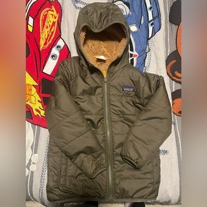 Patagonia Kids reversible coat size small 7/8 like new
